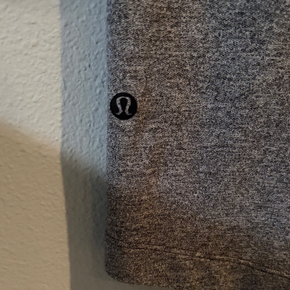 Lululemon Evolution Long Sleeve Men's Heather Gray Polo Shirt size M - Picture 5 of 5